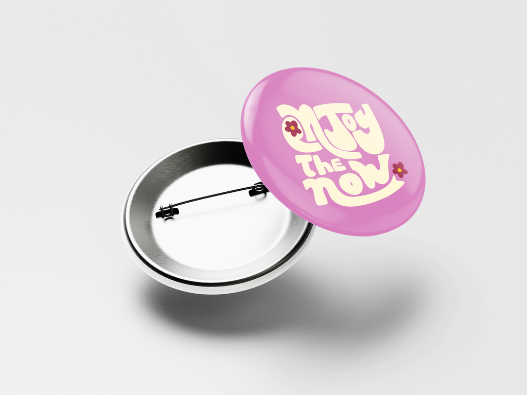 Spilla Pin - Enjoy The Now | Strillone Society